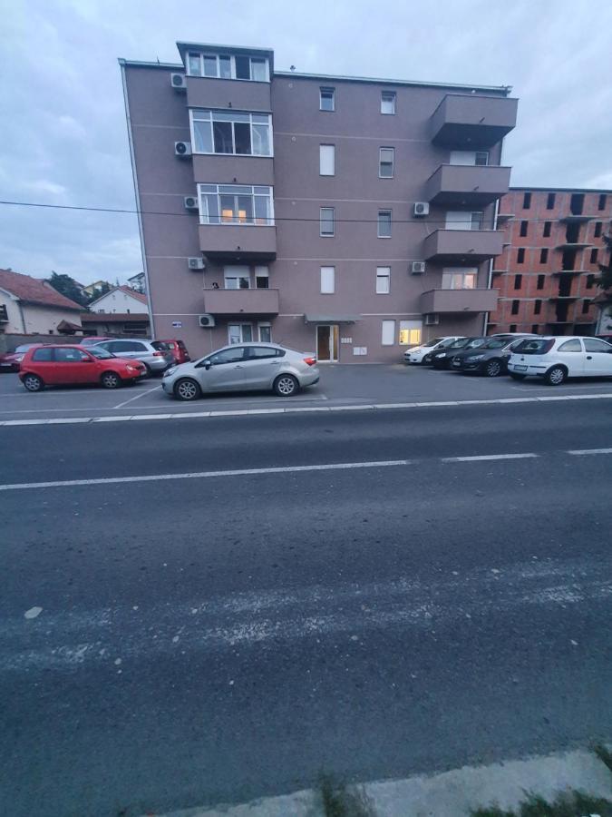 Raven2 Lägenhet Železnik Exteriör bild